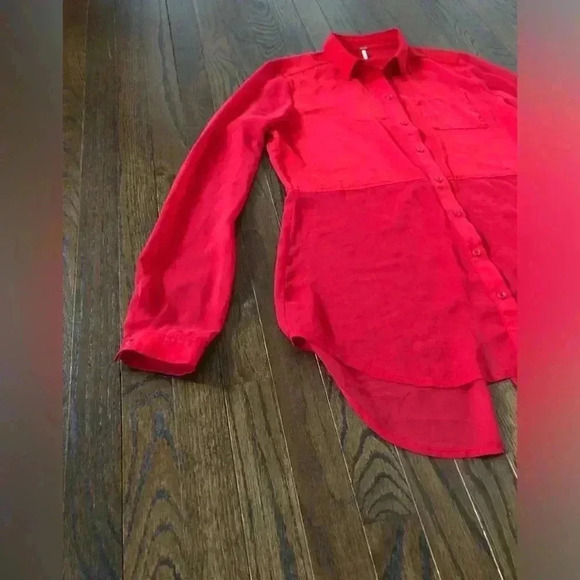 Free People Women’s S Red Button-Down Tulip Back Blouse w/Sheer Sleeves/Bottom - Picture 3 of 13